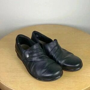 Clarks Womens 8.5 Slip On Black Leather Flat Loafer Support Business Casual Shoe